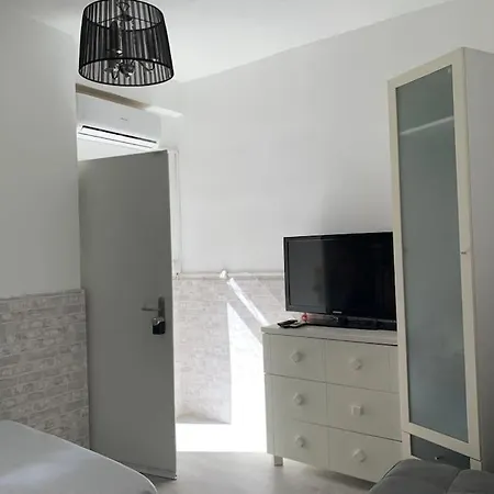 Estudio Con Entrada Independiente En Madrid Exterior photo