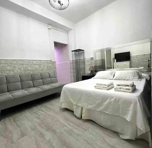 Estudio Con Entrada Independiente En Madrid